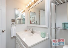 Island Winds West by Brett/Robinson Vacations