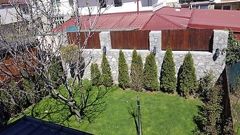 Luccia Apatments-Villa Laguna - Hostel