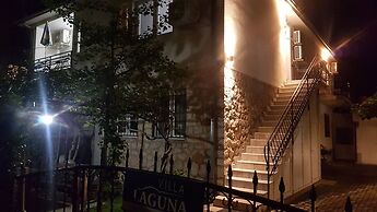 Luccia Apatments-Villa Laguna - Hostel