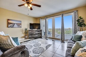 Laketown Wharf 412 - 3 Bedroom Bunks Condo by RedAwning