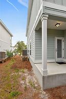 3 Bedroom, 2.5 Bath Private Home in Inlet Beach. 5 Minute Walk to the 