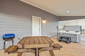 Appian Way Maltese Cottage 1 Bedroom Cabin by RedAwning