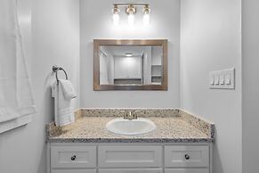 Appian Way Maltese Cottage 1 Bedroom Cabin by RedAwning