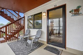 Cozy Holiday Hideaway, Sleeps 4! Steps To The Beach! Renovated 2021 Co