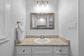 Appian Way Monte Carlo 1 Bedroom Cabin by RedAwning