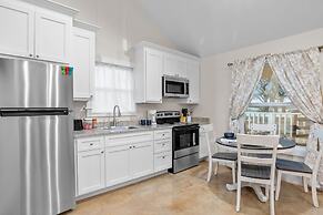 Appian Way Monte Carlo 1 Bedroom Cabin by RedAwning