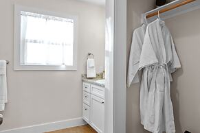 Appian Way Monte Carlo 1 Bedroom Cabin by RedAwning