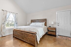 Appian Way Monte Carlo 1 Bedroom Cabin by RedAwning