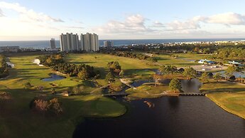 Golf Course 93d 3 Bedroom Condo by Redawning