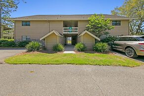 Golf Course 37c 2 Bedroom Condo by Redawning