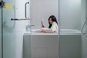 Pavilion Embassy Suites KL by Perfect Host