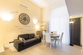 Cool Flat at Via dei Mille by Napoliapartments