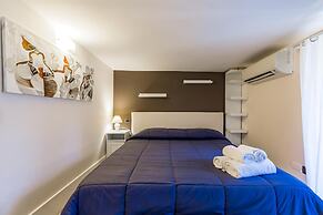 Cool Flat at Via dei Mille by Napoliapartments