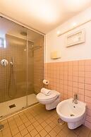 Cool Flat at Via dei Mille by Napoliapartments