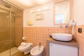 Cool Flat at Via dei Mille by Napoliapartments