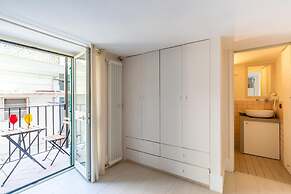 Cool Flat at Via dei Mille by Napoliapartments