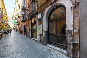 Cool Flat at Via dei Mille by Napoliapartments