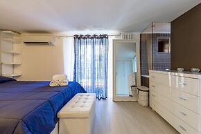 Cool Flat at Via dei Mille by Napoliapartments