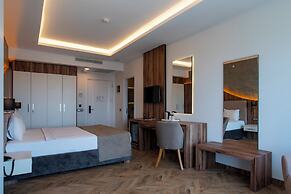 CITY POINT BEACH & SPA HOTEL