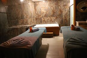 CITY POINT BEACH & SPA HOTEL