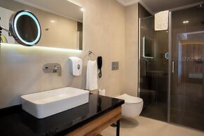 CITY POINT BEACH & SPA HOTEL