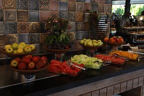 CITY POINT BEACH & SPA HOTEL