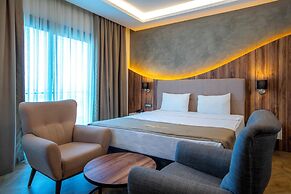 CITY POINT BEACH & SPA HOTEL