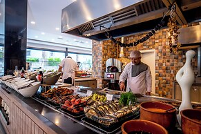 CITY POINT BEACH & SPA HOTEL