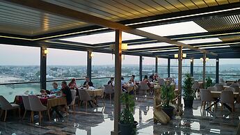 CITY POINT BEACH & SPA HOTEL