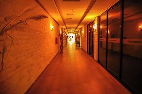 CITY POINT BEACH & SPA HOTEL