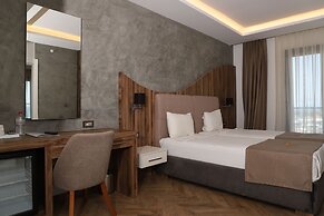 CITY POINT BEACH & SPA HOTEL