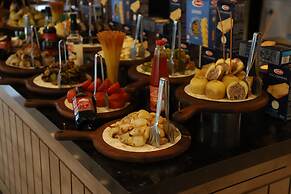 CITY POINT BEACH & SPA HOTEL