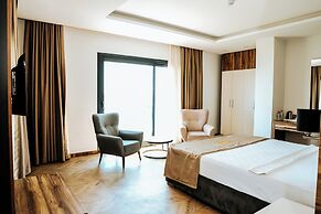 CITY POINT BEACH & SPA HOTEL