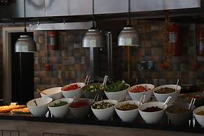 CITY POINT BEACH & SPA HOTEL