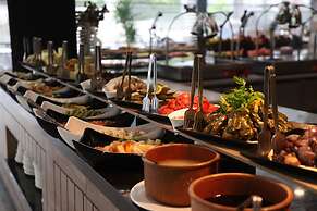 CITY POINT BEACH & SPA HOTEL