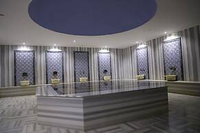 CITY POINT BEACH & SPA HOTEL