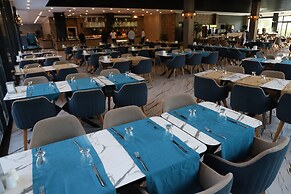 CITY POINT BEACH & SPA HOTEL