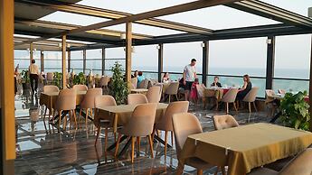 CITY POINT BEACH & SPA HOTEL