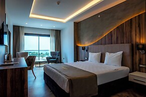 CITY POINT BEACH & SPA HOTEL