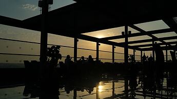 CITY POINT BEACH & SPA HOTEL