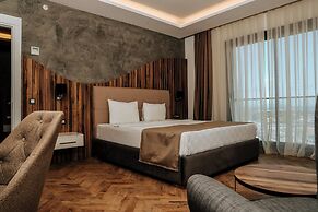 CITY POINT BEACH & SPA HOTEL