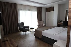 CITY POINT BEACH & SPA HOTEL