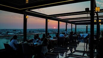 CITY POINT BEACH & SPA HOTEL