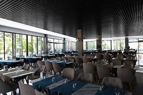 CITY POINT BEACH & SPA HOTEL