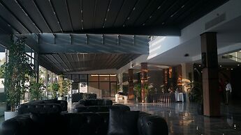 CITY POINT BEACH & SPA HOTEL