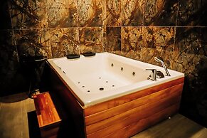 CITY POINT BEACH & SPA HOTEL