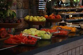 CITY POINT BEACH & SPA HOTEL