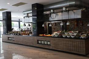 CITY POINT BEACH & SPA HOTEL