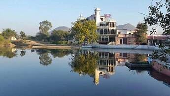 Hotel Vishalas The Raj Kesar Regency