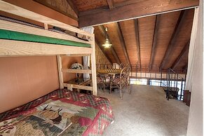 Sky Chalet 3 Bedroom Cabin by RedAwning